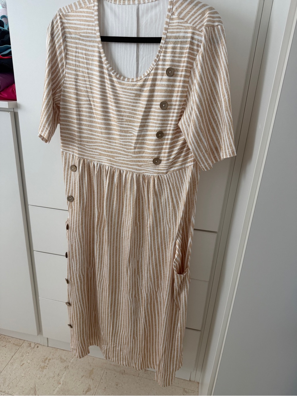 Flowy dress with pockets